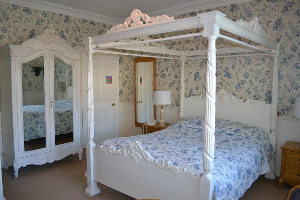 Cranleigh Hotel Рейгейт Экстерьер фото